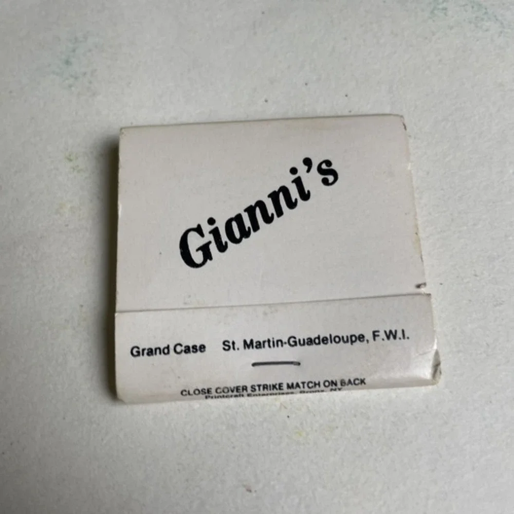 Vintage Matchbook Gianni's Florentine Cuisine St. Martin‎ Guadeloupe Grand Case